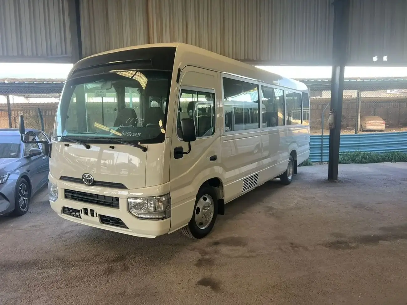 coaster bus private taxi services in saudi arabia